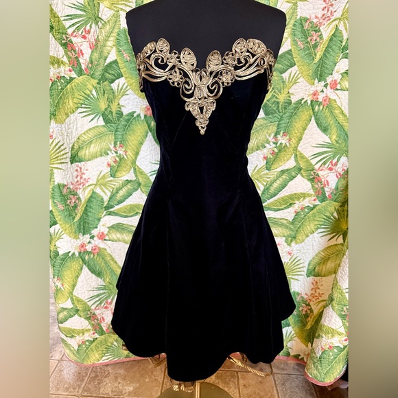 Roberta Dresses & Skirts - LIKE NEW! Soft Black Velvet Strapless Dress Gold Floral Embroidering Tulle Skirt